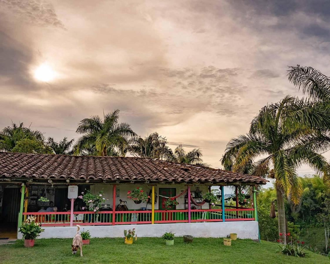 Hotel Rancho Chihuahua Filandia Exterior foto