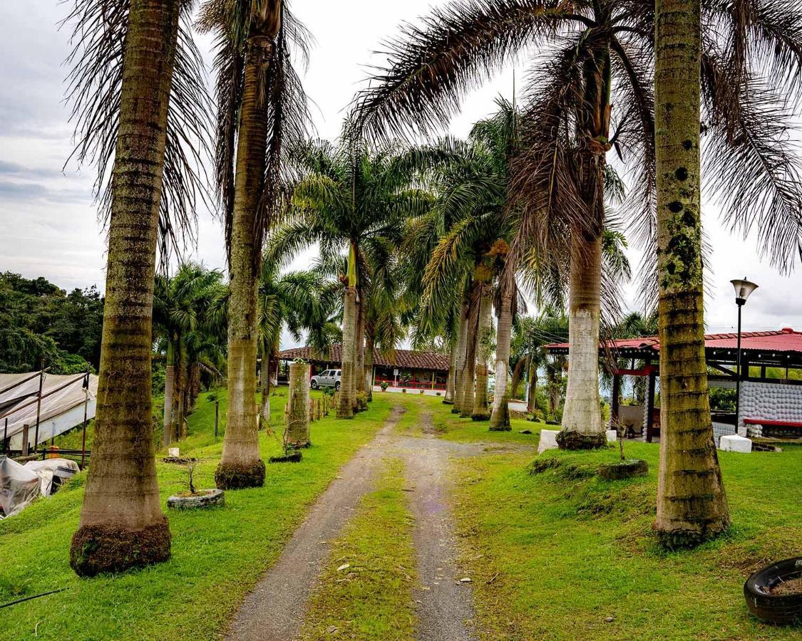 Hotel Rancho Chihuahua Filandia Exterior foto
