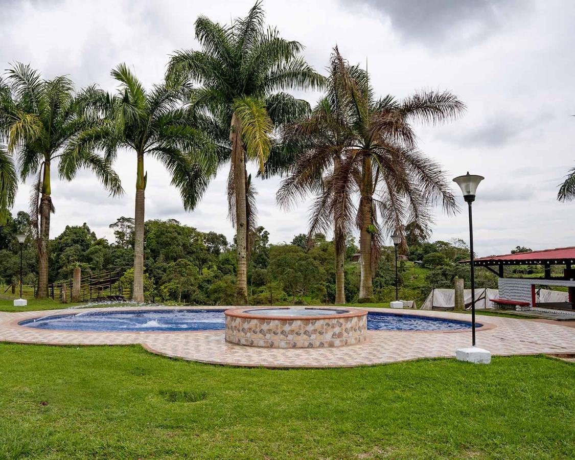 Hotel Rancho Chihuahua Filandia Exterior foto